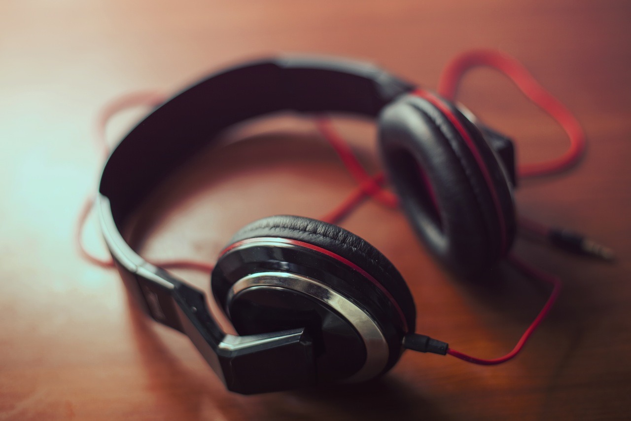 Sound And Vision: Techniques To Intergrate Your Business Podcast Onto YouTube 4 technology-music-sound-things